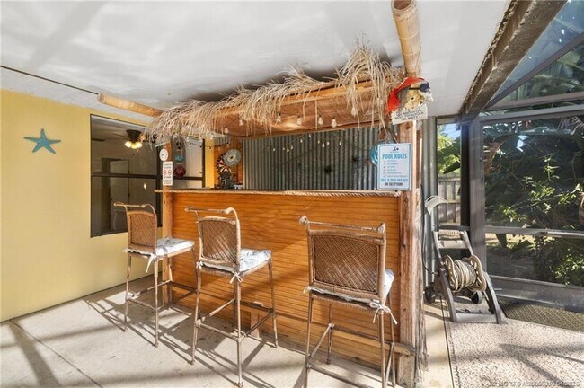 Building Photo - 2542 SW Kensington St