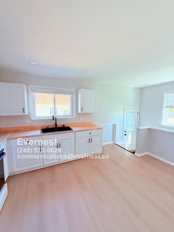 Building Photo - 20931 Vermander Ave