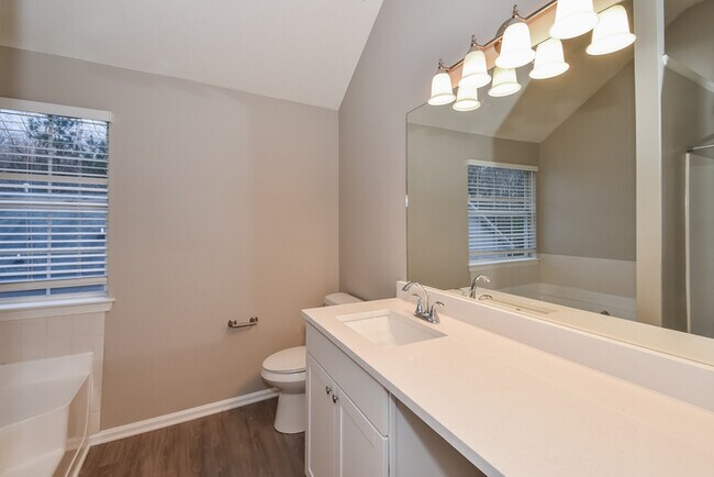 Building Photo - 4140 Clarks Tr