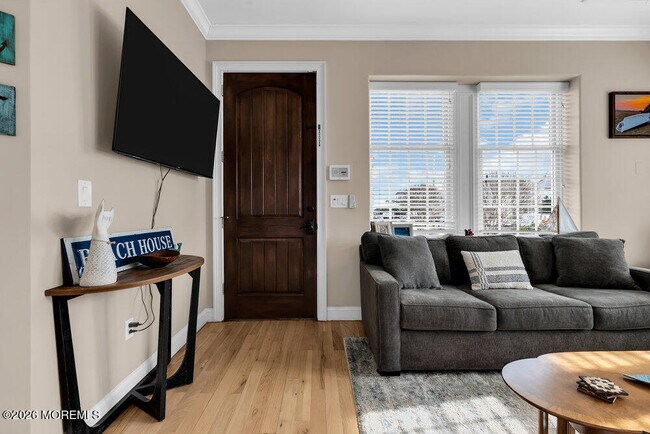 Building Photo - 120 10th Ave