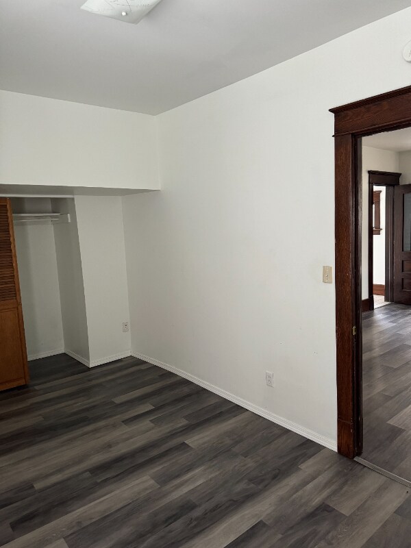 Building Photo - 549 W 10th St