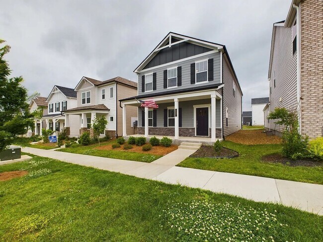 Building Photo - 3 Bed/2.5 Bath Beautiful Newer Constructio...