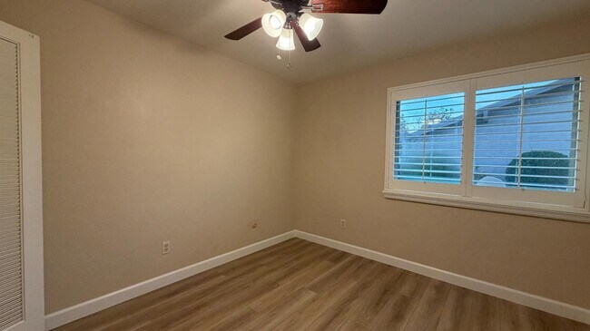 Building Photo - 1780 W Santa Ana Ave