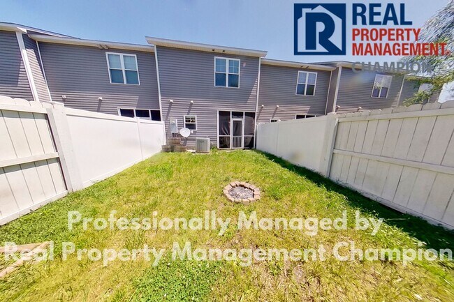 Building Photo - Beautiful Two Story Townhome with Lots of Storage!!