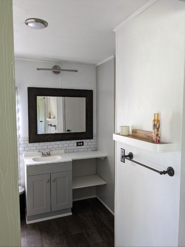 Building Photo - 101 W Skyway Dr