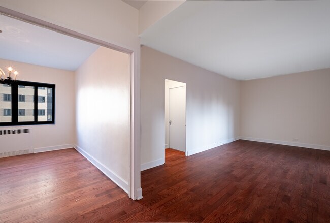 Building Photo - 5040 N Marine Dr