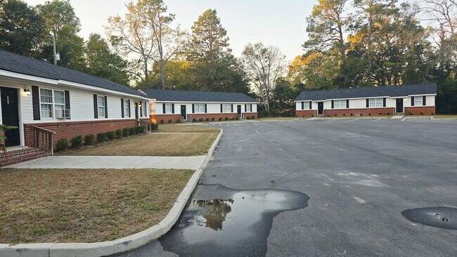 Building Photo - Monetta Apartments