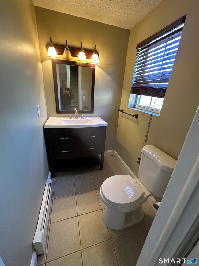 Building Photo - 1693 Litchfield Turnpike