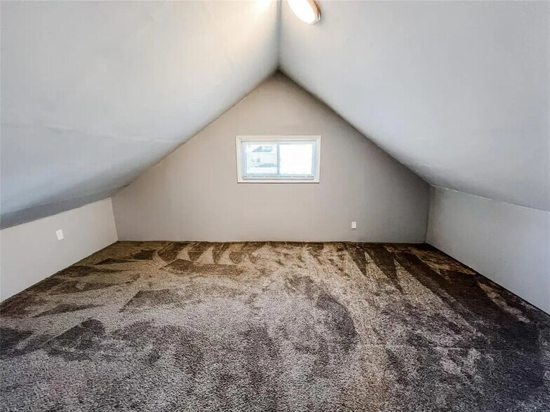 Building Photo - 336 N Riley Ave