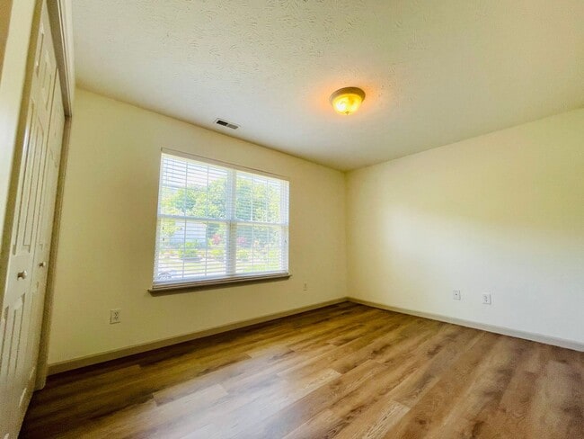 Building Photo - Great 3 Bed 2 Bath House with Garage!!