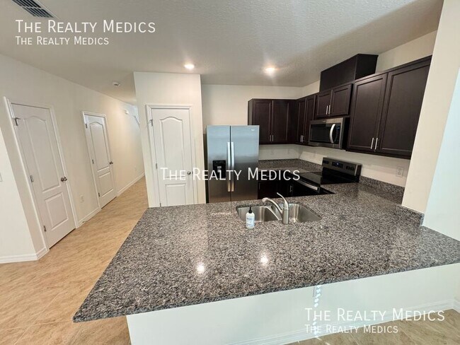 Building Photo - 2331 Gifford Dr