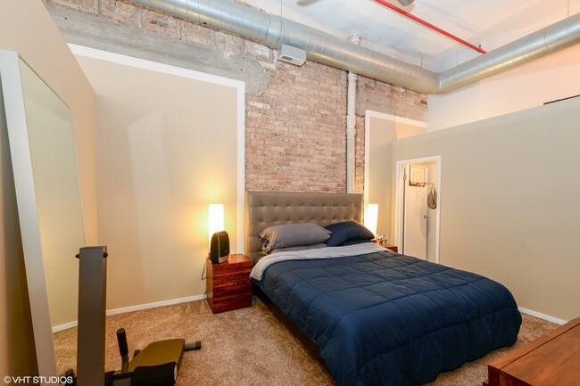 Building Photo - 3151 N Lincoln Ave