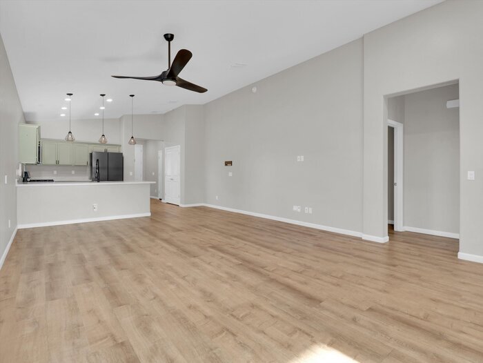 Building Photo - 3405 W Alta Vista Rd