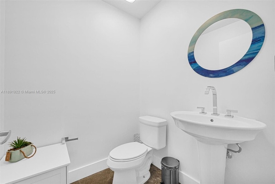 Building Photo - 900 Biscayne Blvd