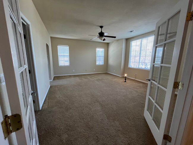 Building Photo - Upgraded and Beautiful Spacious 4 Bedroom ...