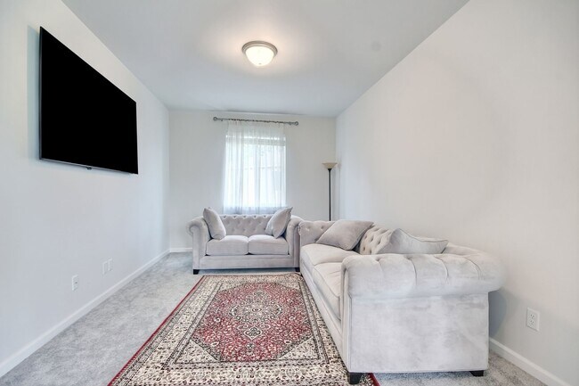 Building Photo - A true stunner in Tehaleh community!