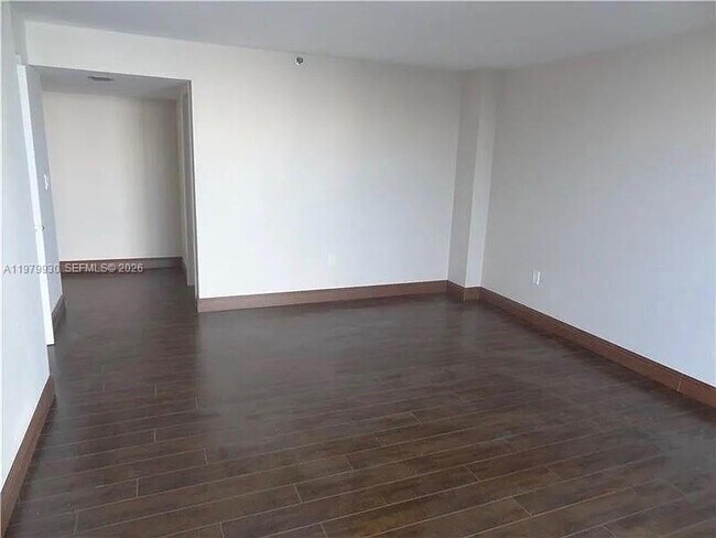 Building Photo - 17500 N Bay Rd