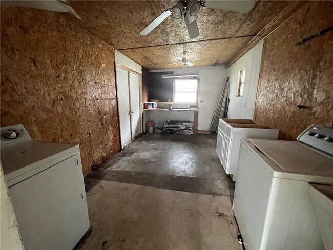 Building Photo - 3278 Jamestown St