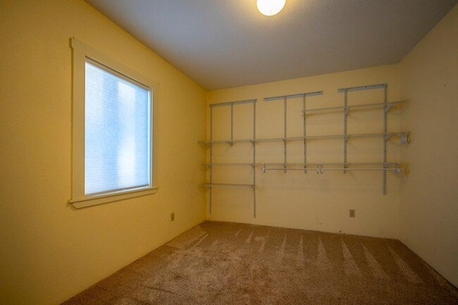 Building Photo - 426.5 S 5th Livingston, MT 59047