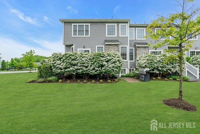 Building Photo - 47 McCormick Ave N