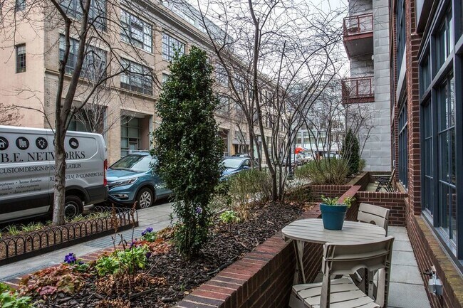 Building Photo - Logan Circle Loft with Garage Parking!