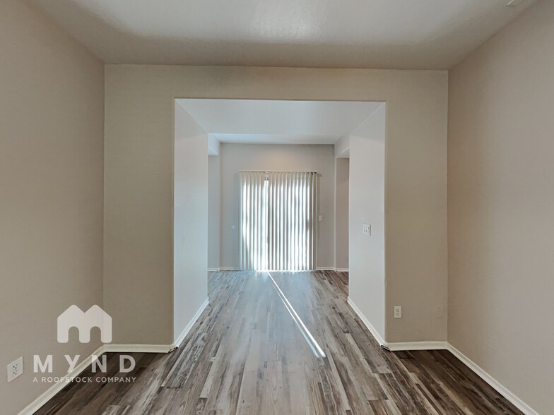 Building Photo - 2507 N 148th Dr