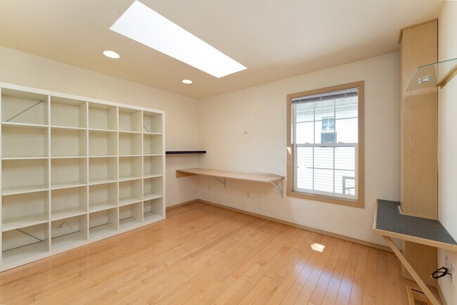 Building Photo - 7972 39th Ave S