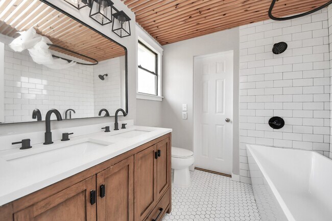 Building Photo - 1507 Brooks Ave