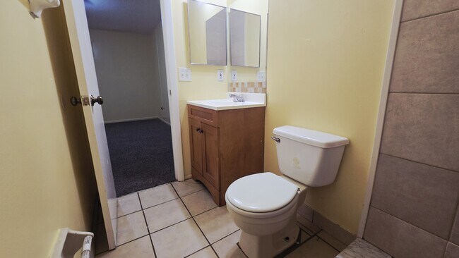 Building Photo - 1715 Bentley Blvd