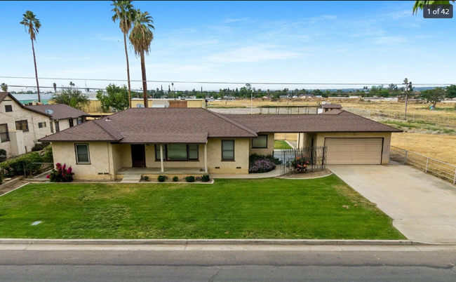 Building Photo - 3-Bedroom Home with Vintage Charm, Garage,...