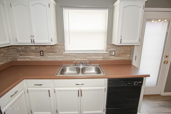 Building Photo - 4020 Tierra Inez Pl