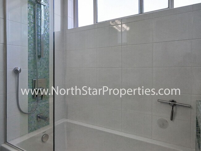 Building Photo - Truly Amazing and Rare Furnished Lake Oswego Cabana.