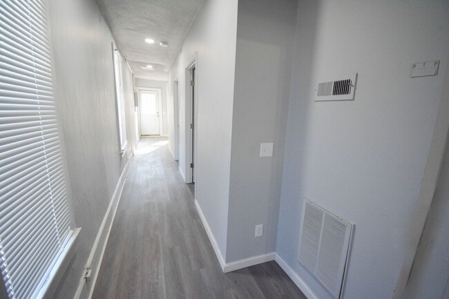 Building Photo - 1516/1520 E Hawthorne Ave