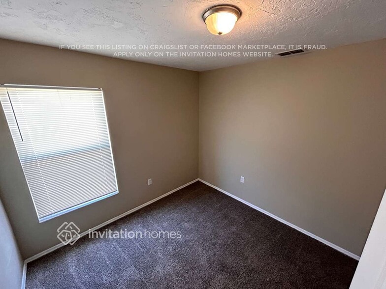 Building Photo - 5928 40th Ave W