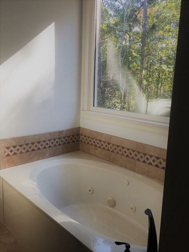 Building Photo - 5000 Wildeoak Trail