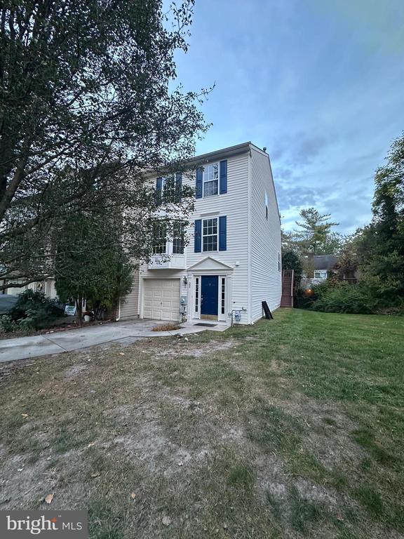 Building Photo - 22 Golf View Ct