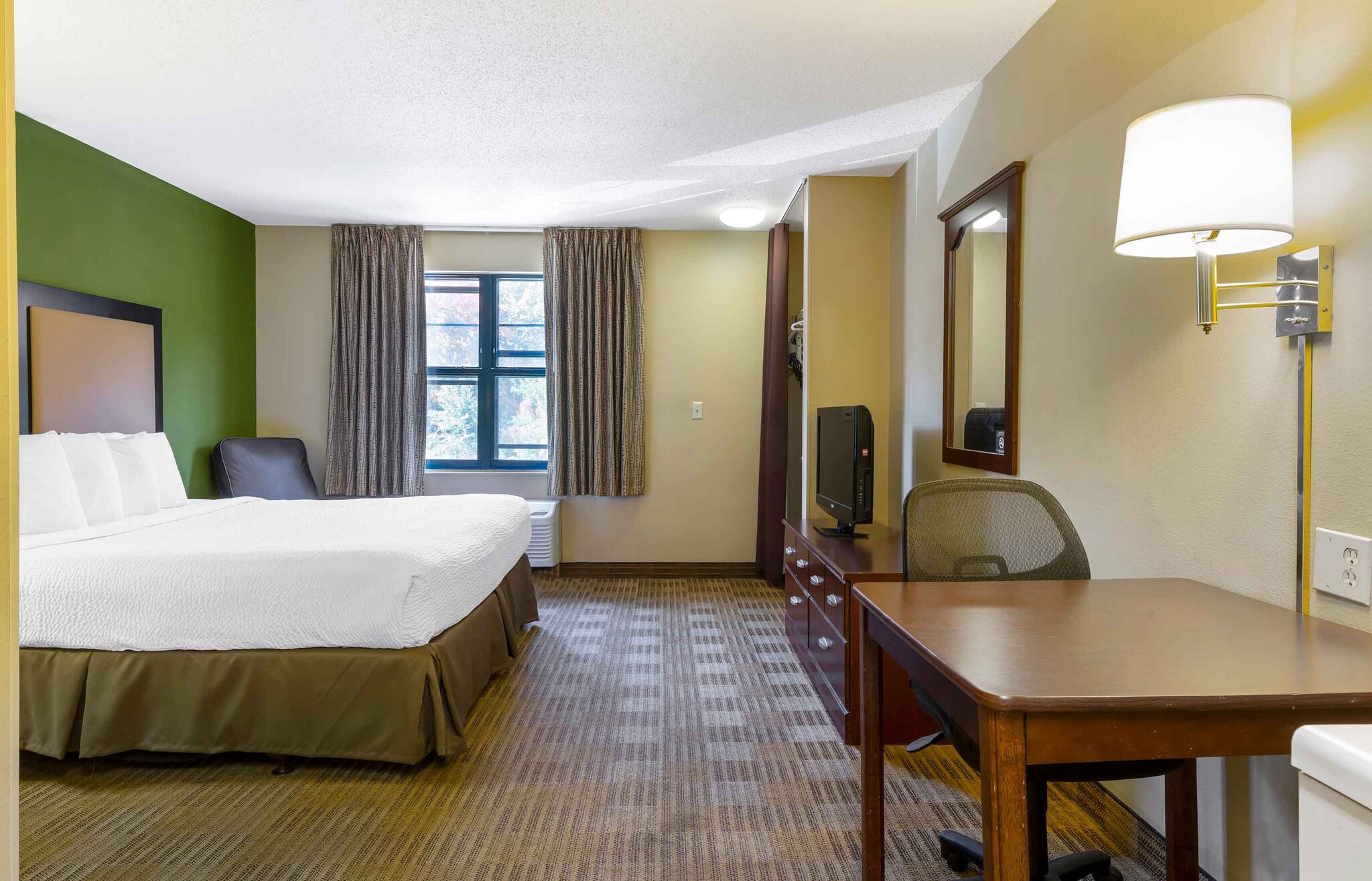 Building Photo - Furnished Studio-Huntsville - U.S. Space a...