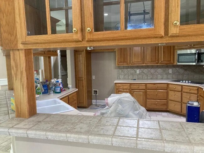 Building Photo - 1802 Juniper Ln