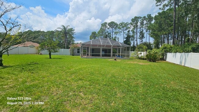 Building Photo - Beautiful 3/2/2 Pool Home on Oversized Lot in Quail Hollow