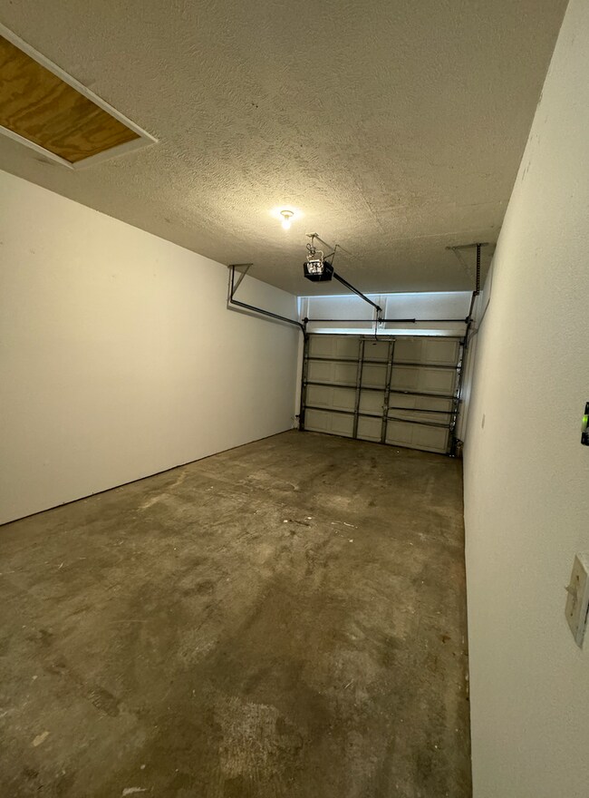 Building Photo - 126 W Terrace Ct