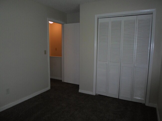 Building Photo - 3/2 townhome - Westside