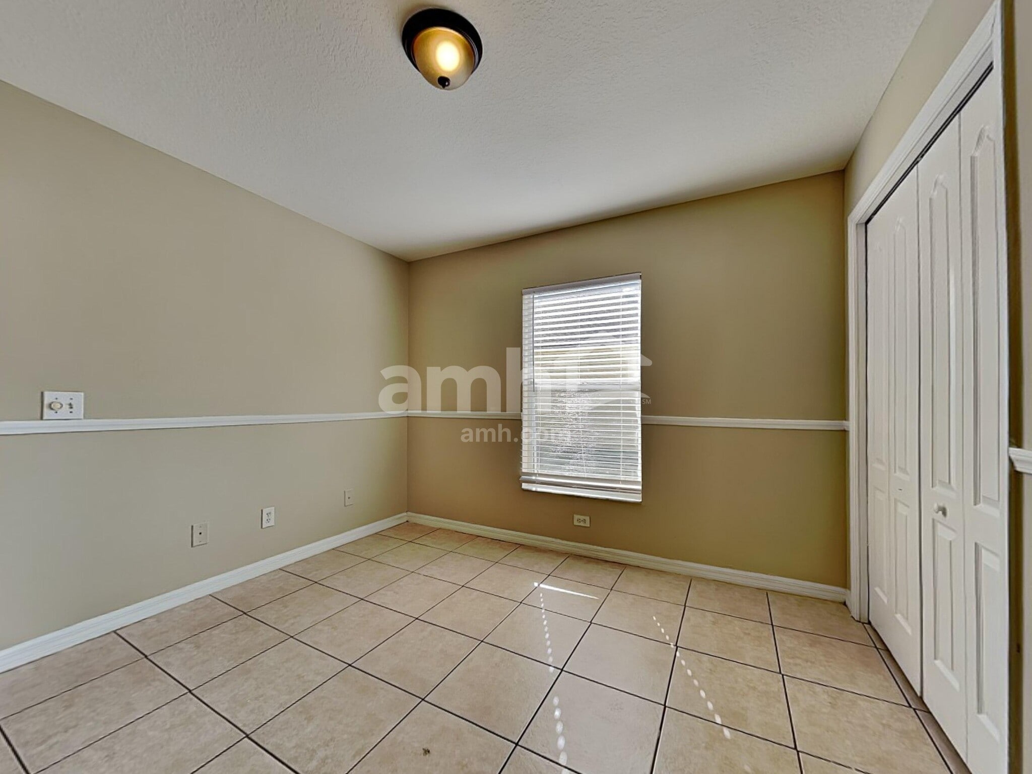 Building Photo - 24446 Landing Dr