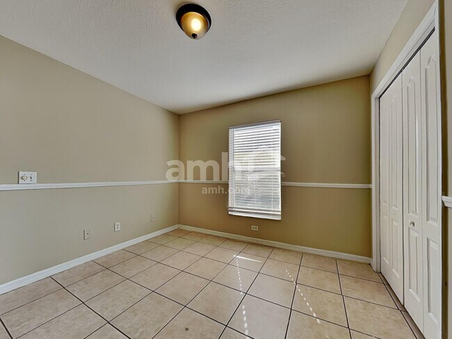 Building Photo - 24446 Landing Dr