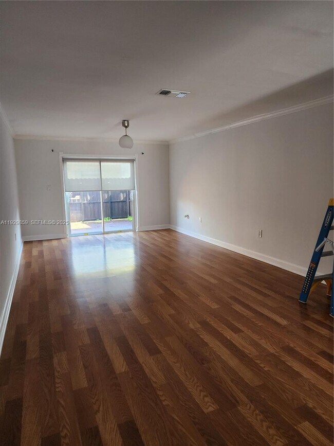 Building Photo - 401 SW 109th Ave