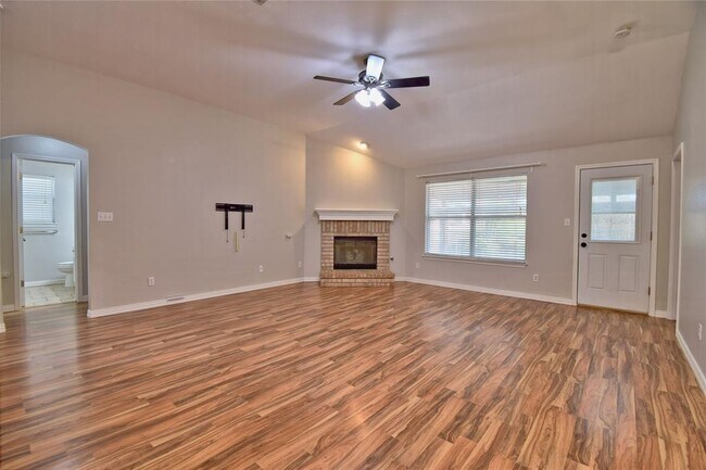 Building Photo - 807 Wild Petunia Way