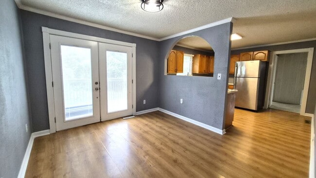 Building Photo - 332 N Fishtrap Rd