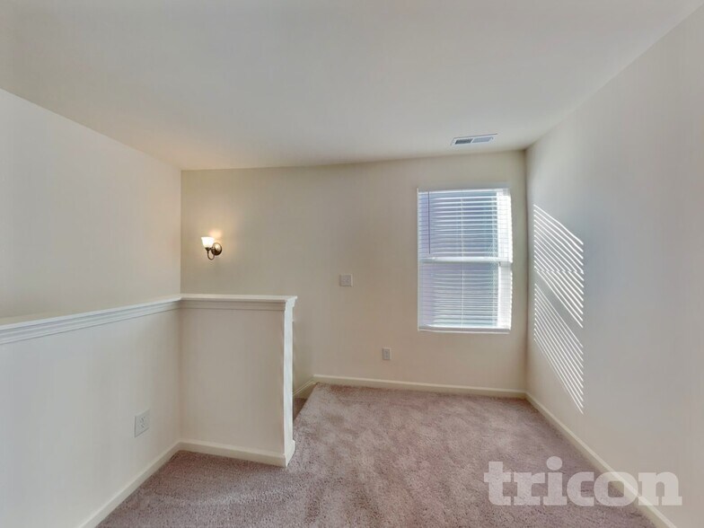 Building Photo - 130 Lynnridge Dr