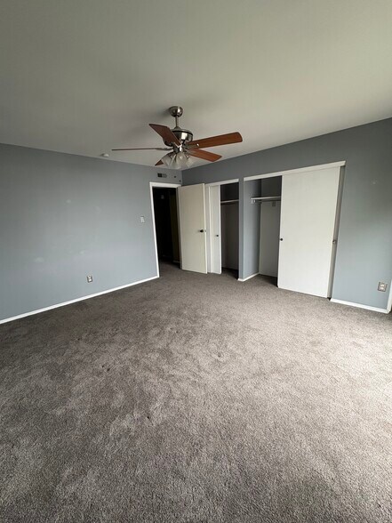 Master BR - 4564 Ohio Ave