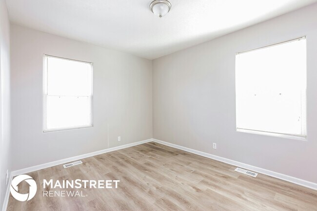 Building Photo - 413 N Seminole Dr