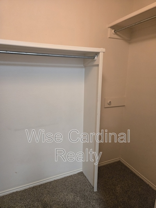 Building Photo - 5121 Albany Ave